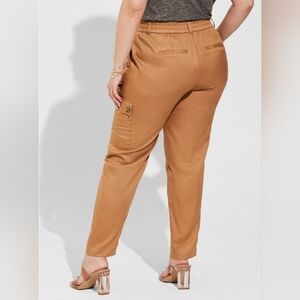 24T Torrid Relaxed Taper Studio Linen High Rise Cargo Pants
